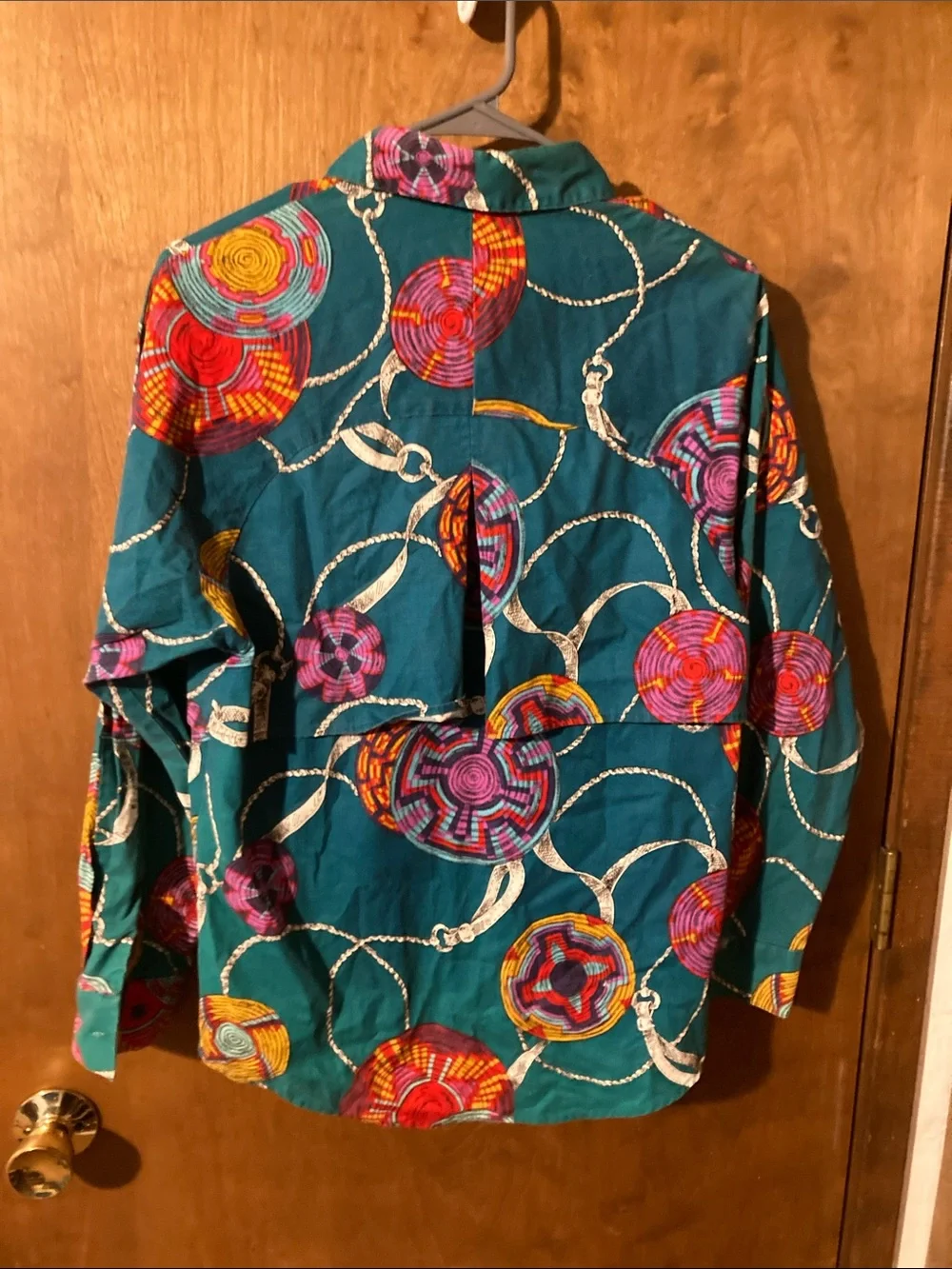 Vintage Wrangler Teal Button-Down Shirt with Multicolor Circular Print